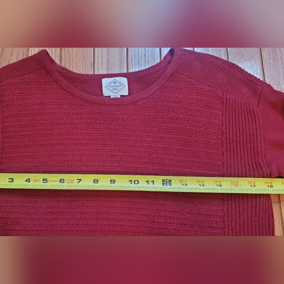 Red Sweater - Picture 7 of 9